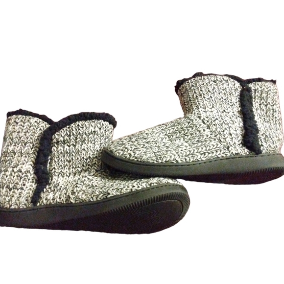 Women's Muk Luks Cheyenne Slipper Shoe Gray & Black Indoor/Outdoor Sz.9-10 - Picture 2 of 10